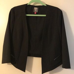 EUC Vince Camuto Crop Blazer